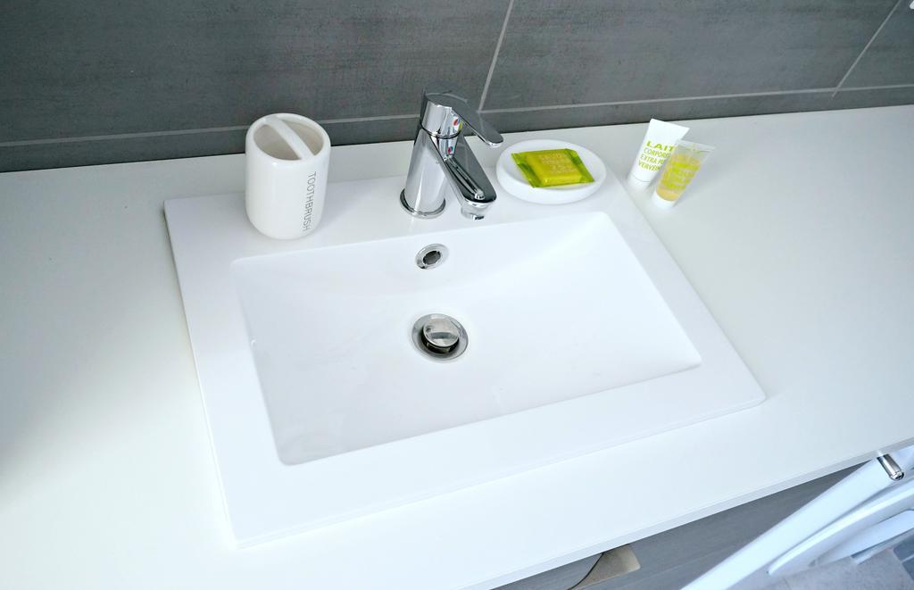 Little Suite - Colas Rijsel Buitenkant foto